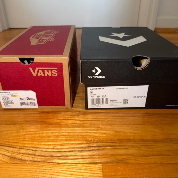 2 Pairs Kids Unisex Shoes And Socks - Picture 2 of 8